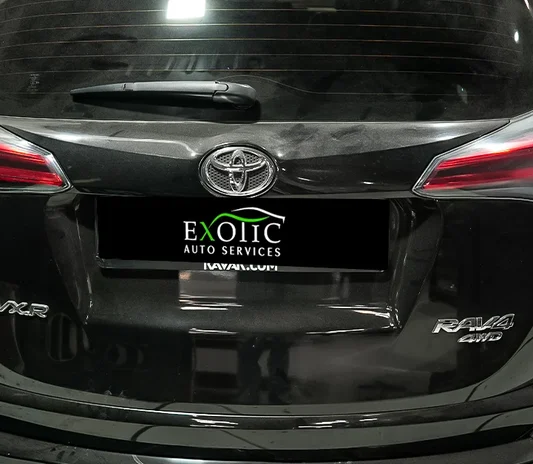 Engine oil and filter replaced on a Toyota Camry in Abu Dhabi